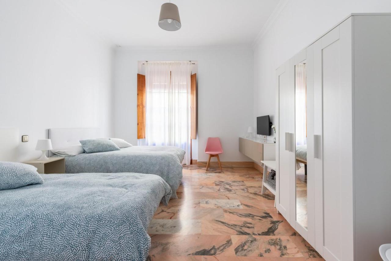 Habitación Triple Básica con baño compartido