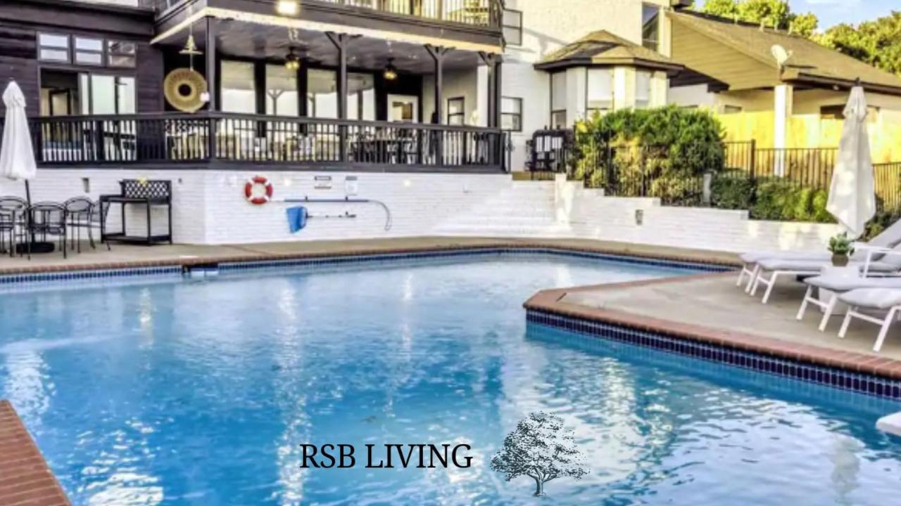 B&B Rowlett - Lake Front Villa *PrivatePool Jacuzzi* - Bed and Breakfast Rowlett