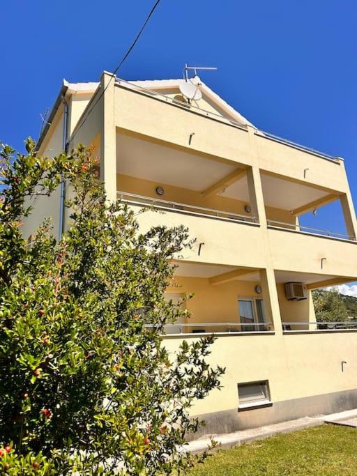 Vali Apartment 2 - Chambres d’hôtes