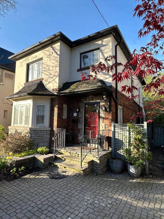 Chaplin crescent - B&B Toronto