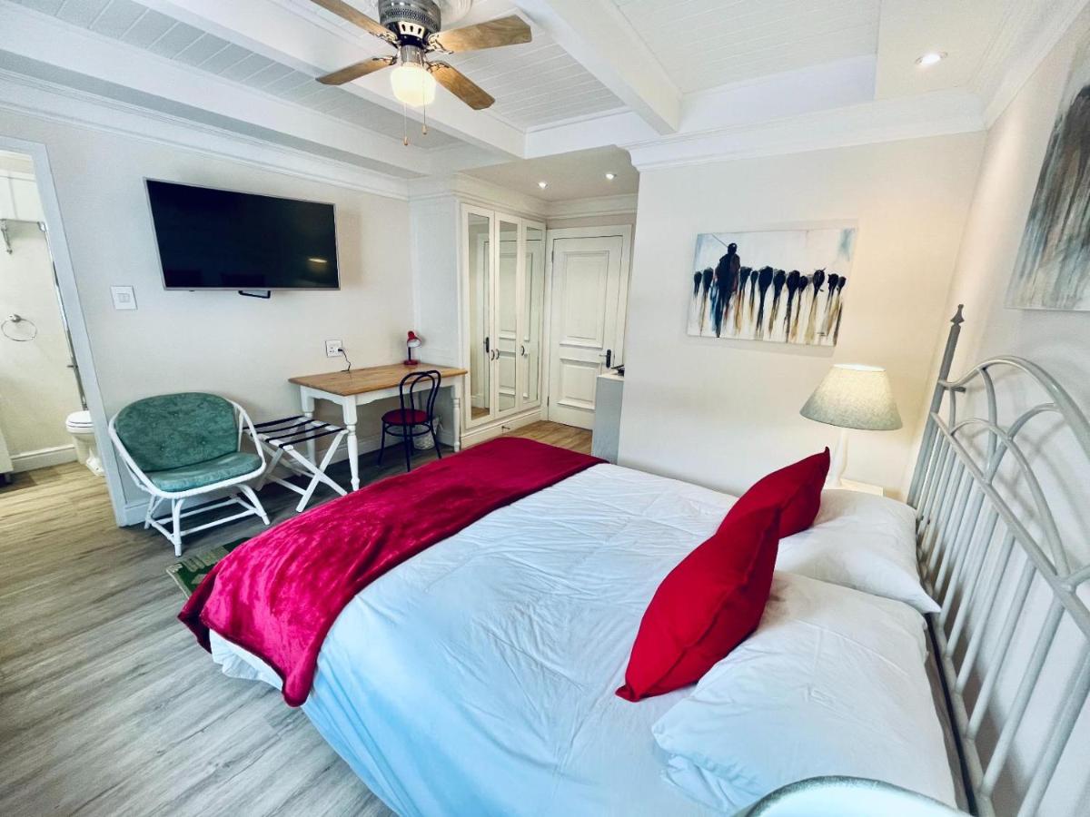 Comfort Queen Room