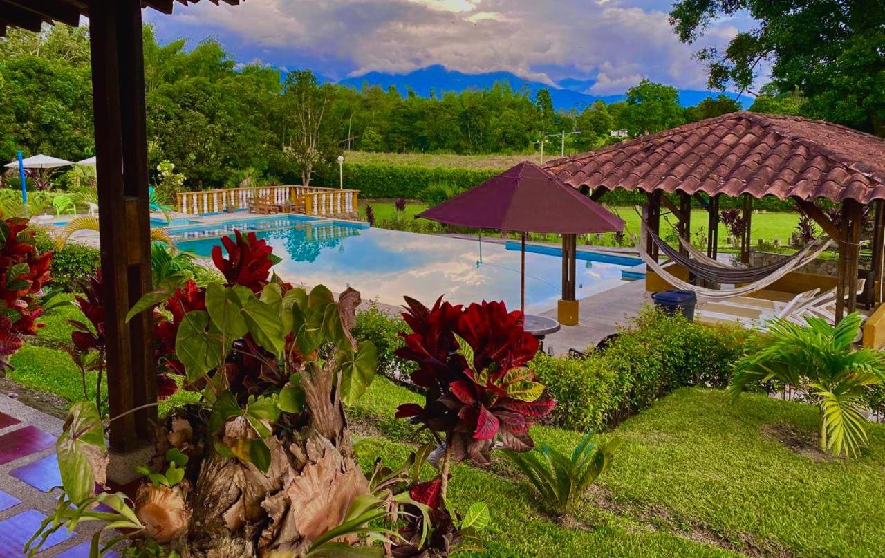 B&B Montenegro - Hotel Campestre Jardines del Cafe - Quindio - Eje Cafetero - Bed and Breakfast Montenegro