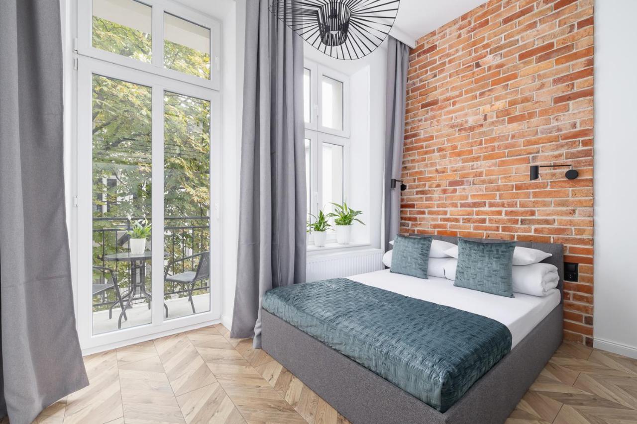 Bright Silver with Balcony - Old Town - by square