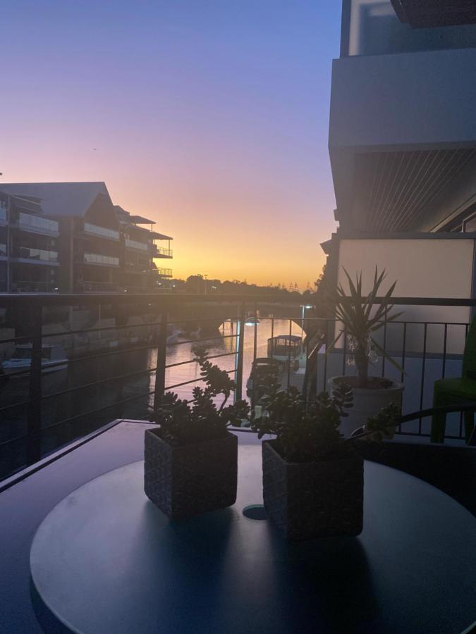 B&B Mandurah - Huge House on the Grand Canal sleeps up to eight guests - Bed and Breakfast Mandurah