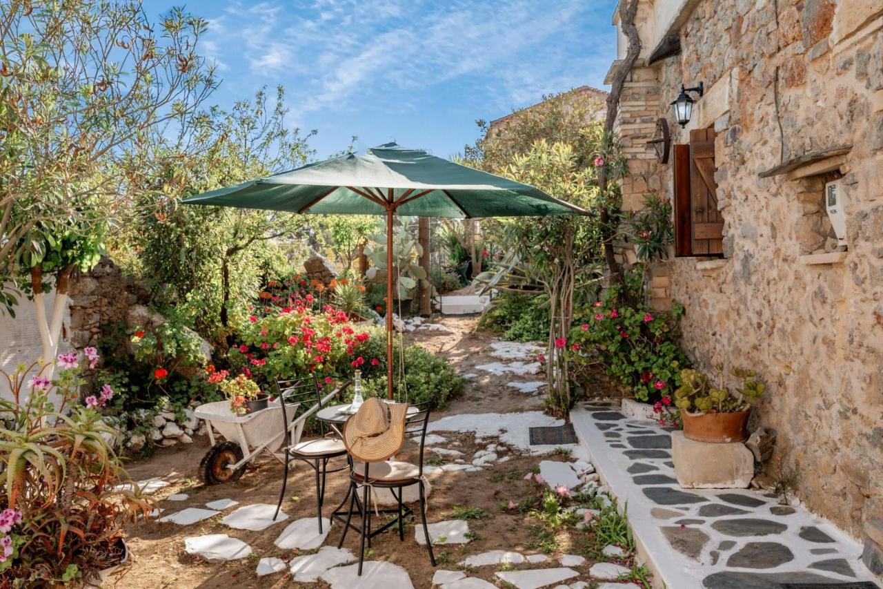 B&B Maláxa - Agapi's Charming Retreat - Rustic Escape By Chania - Bed and Breakfast Maláxa