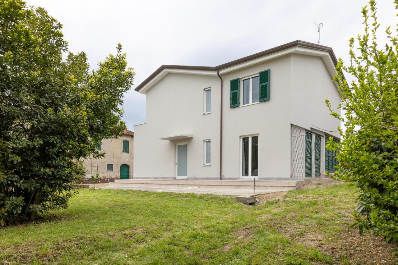 Art Apartments Sarzana -appartamento con giardino - Campitour - B&B Sarzana