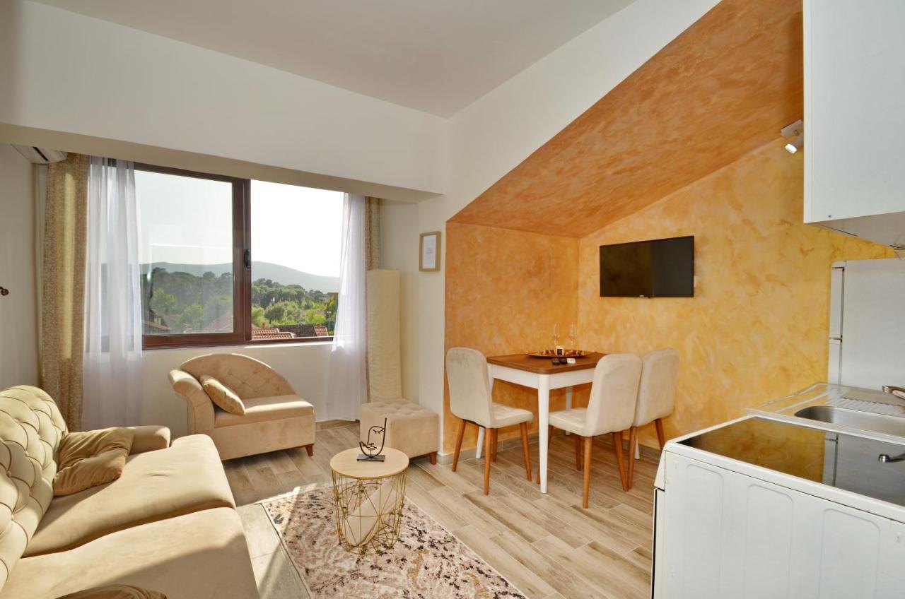 B&B Tivat - Sorelle Apartment - Bed and Breakfast Tivat