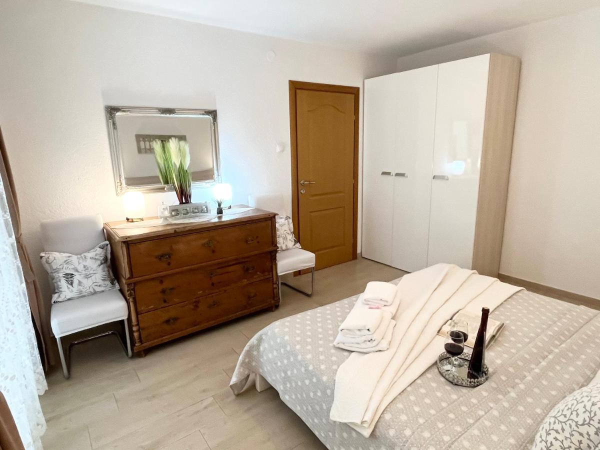 Apartamento de 1 dormitorio con balcón y vistas al mar
