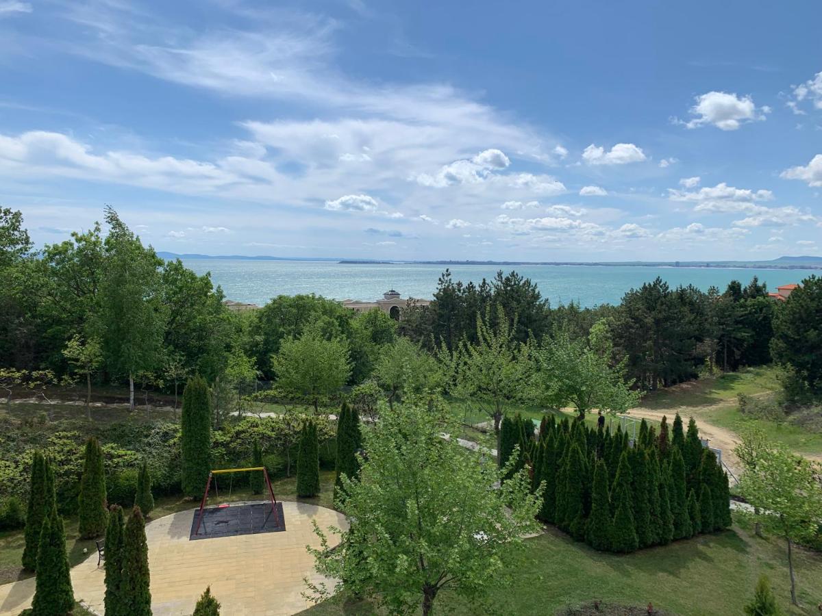 One-Bedroom Apartment with Sea View and Terrace