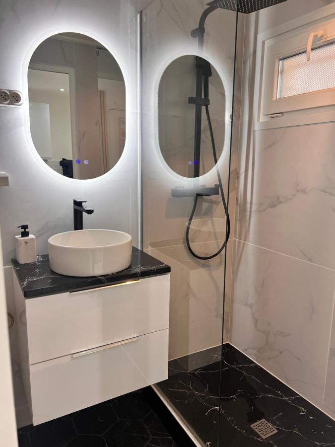 Suite jacuzzi 2 min de la mer - B&B