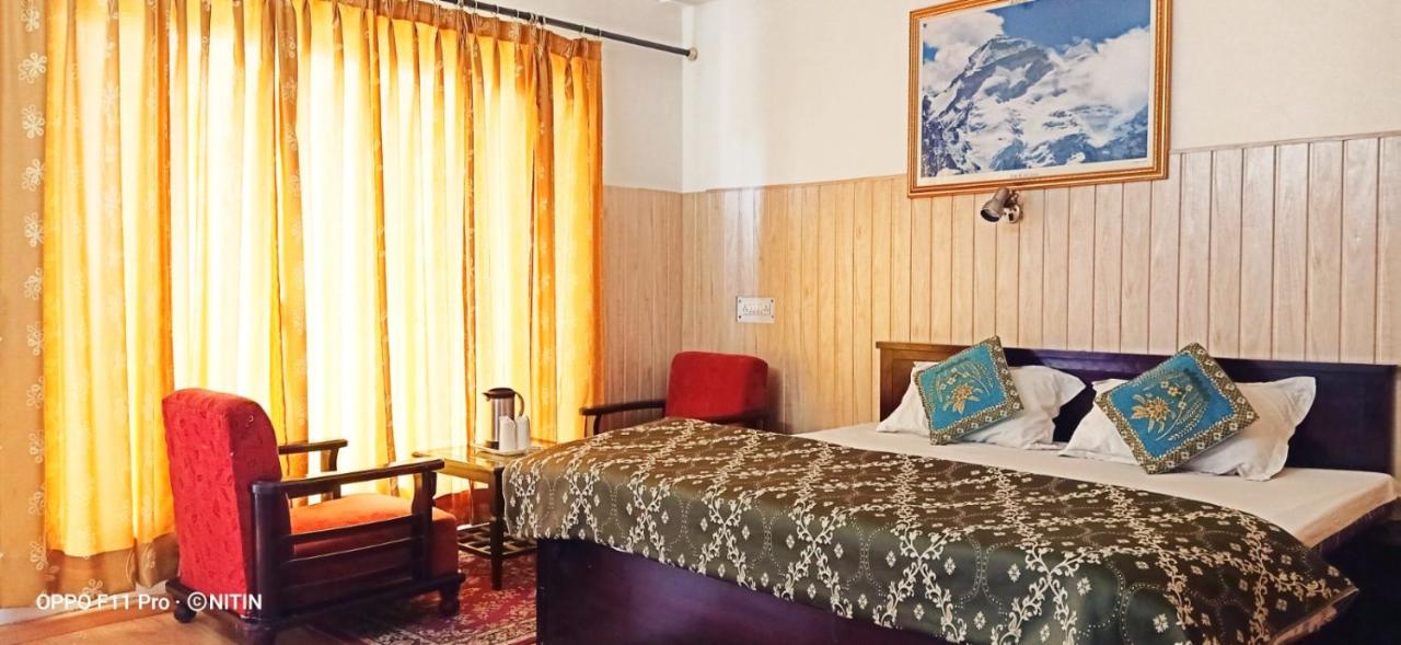 Jaishnavi Homestay And Restaurant - B&B Muktesra