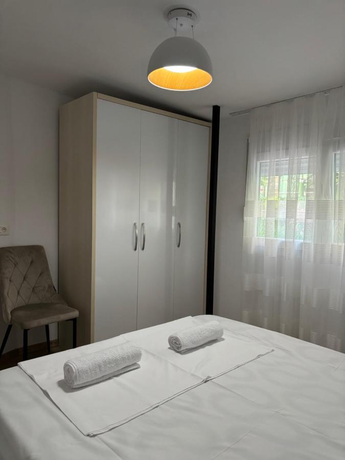 Vacation Studio by Andrea - Bed and Breakfast Tirana