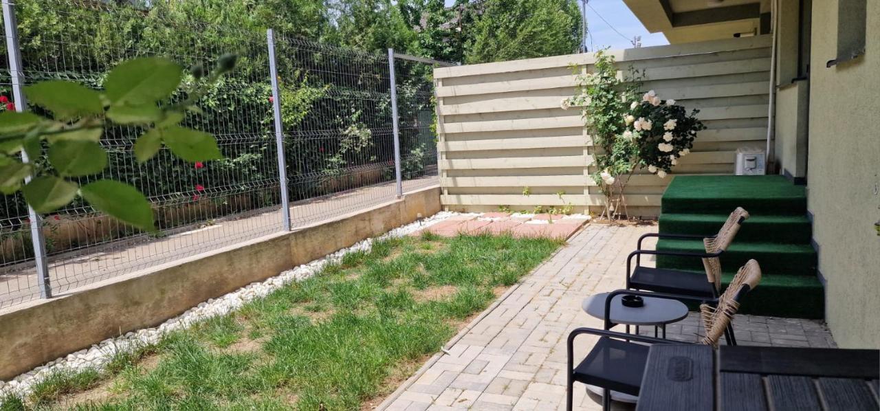Amazing Apartament with Garden Bucharest Airport Self check-in!! - B&B