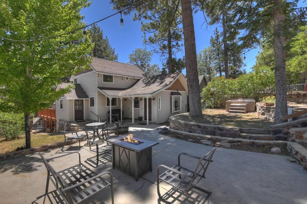 NEW 3 Cubs Cabin + Close to the Village & Lake - Bed and Breakfast Big Bear Lake