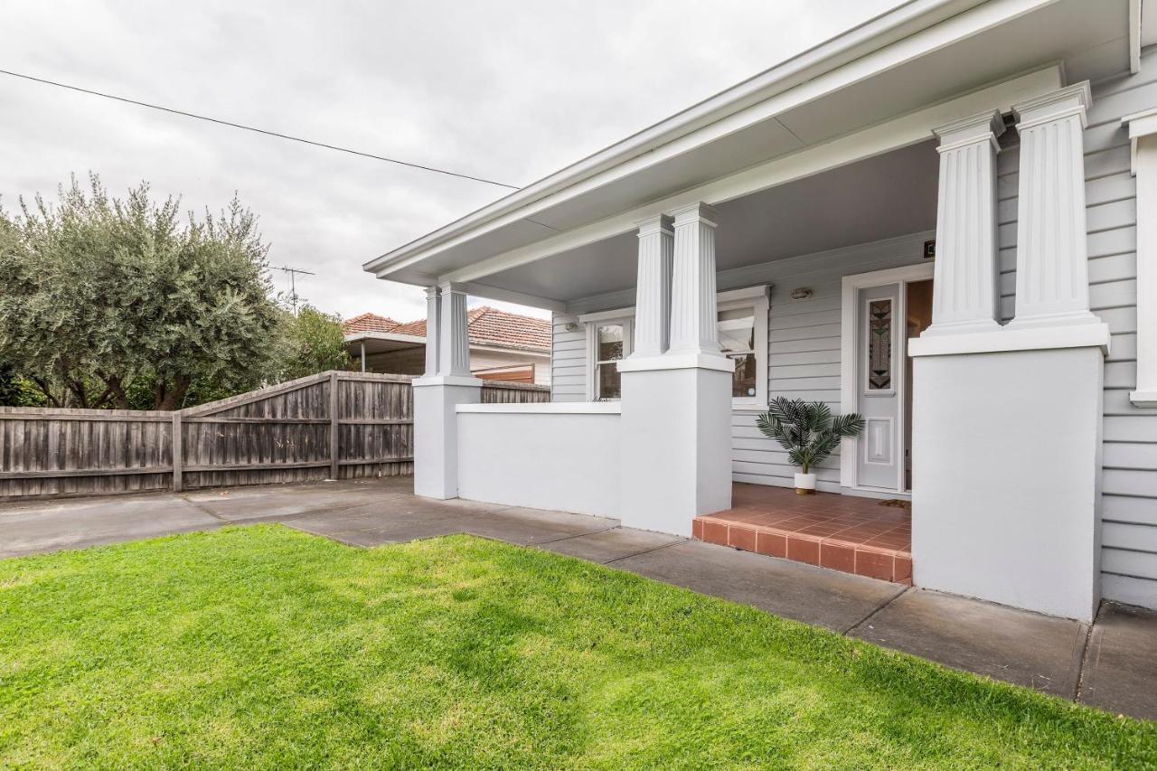 VAQUAY El Karnak In Brunswick West - Bed and Breakfast