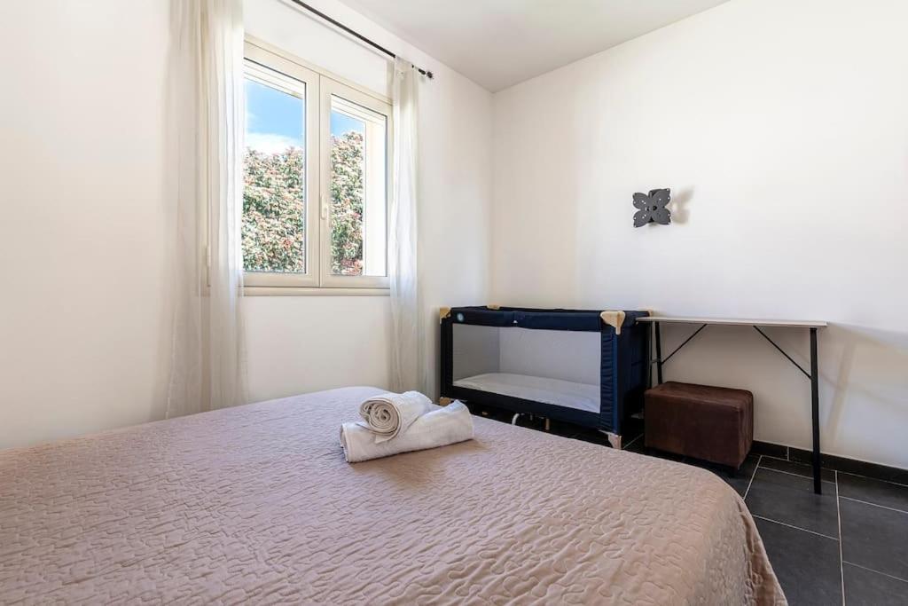 Villa piscine 6 personnes-3 chambres-climatisée - Chambres d’hôtes Biguglia