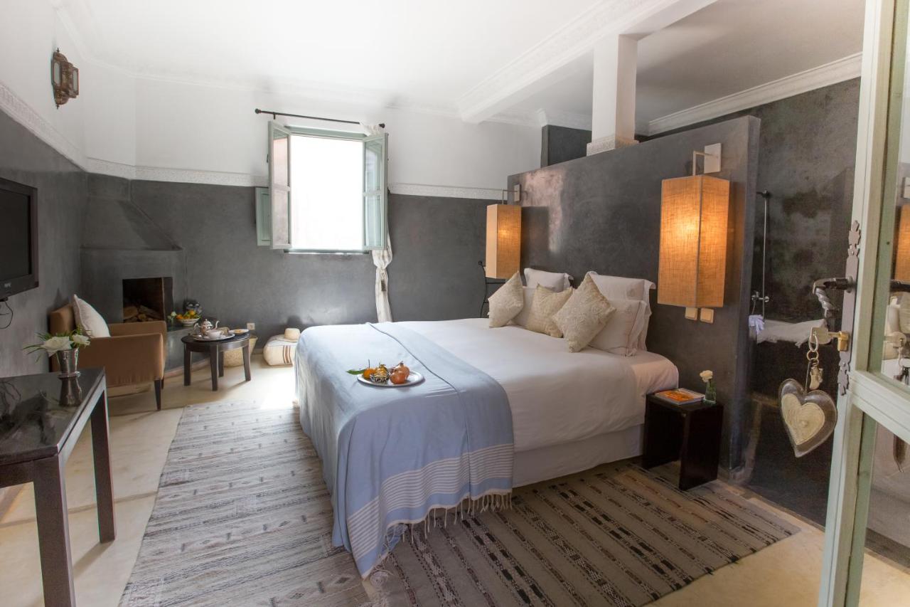 Senior Suite Histoire d'O Romi Side