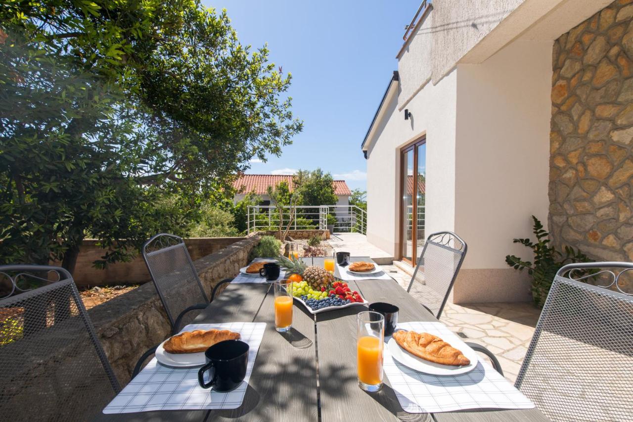 Anemos apartment, town Krk - Ferienwohnung Krk