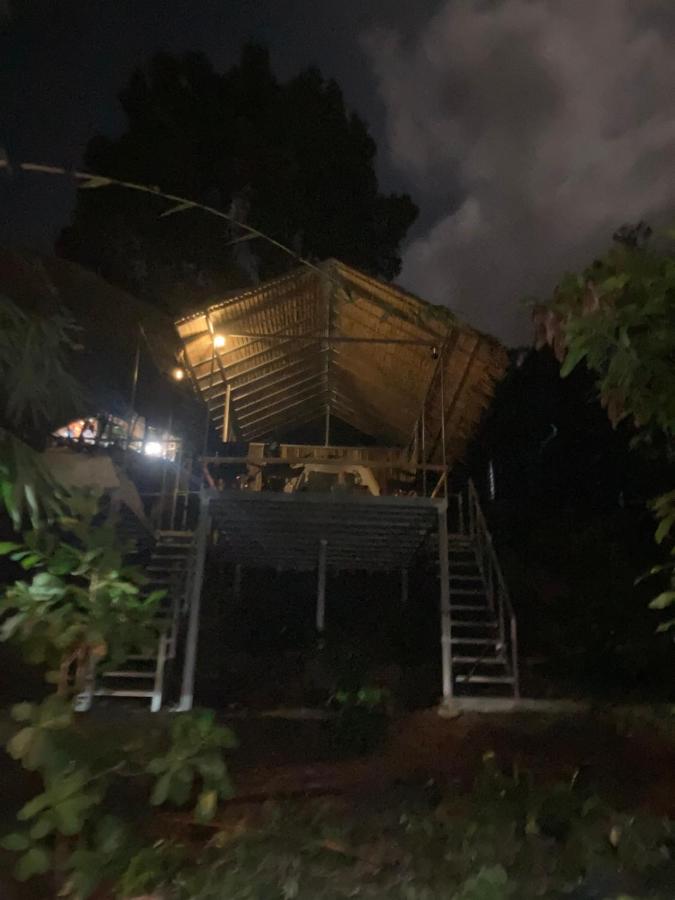 เต๊นท์มีหลังคายกสูง