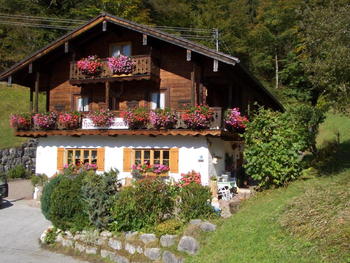 B&B Ramsau - Haus Buchenwald - Bed and Breakfast Ramsau