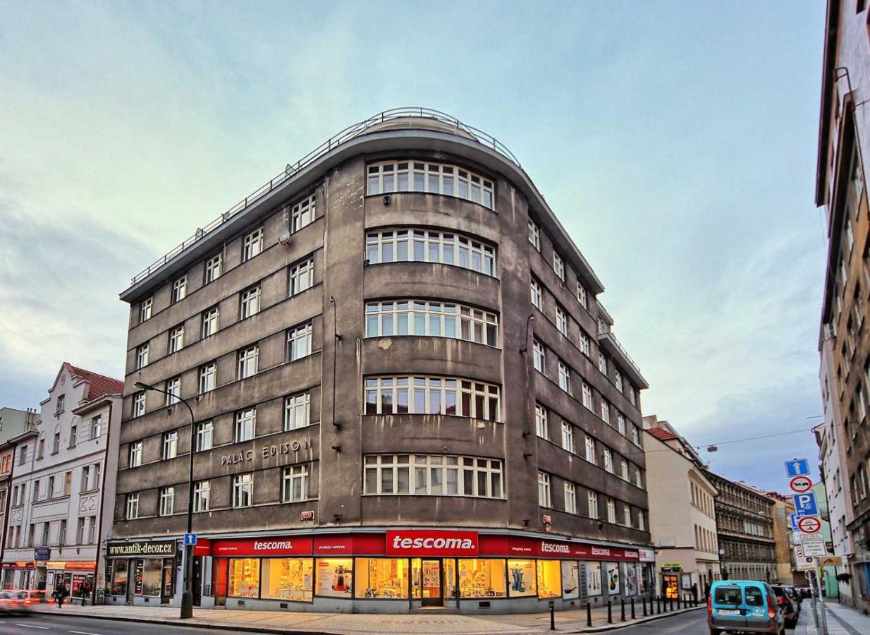 Modern apartment near Wenceslas Square - Bed and Breakfast Praag