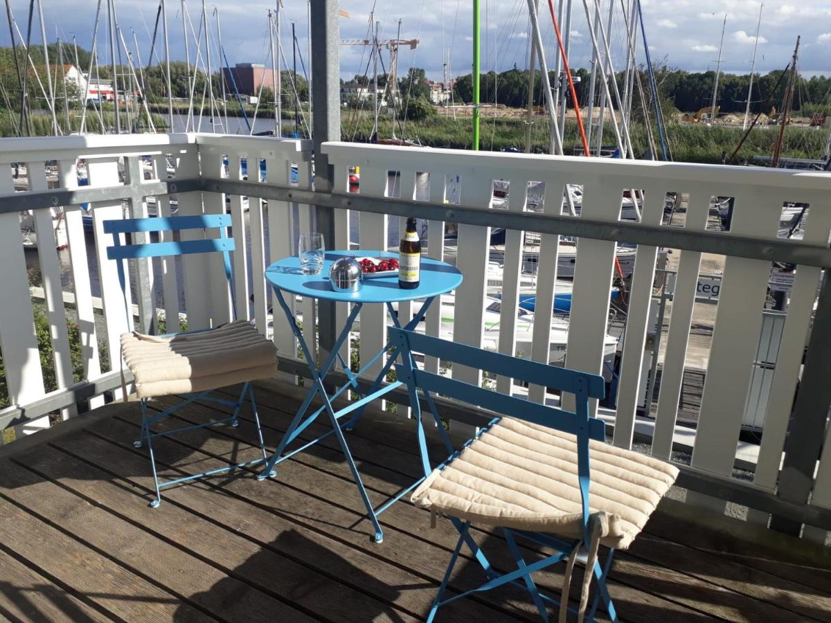 FeWo Liegeplatz am Yachthafen - B&B