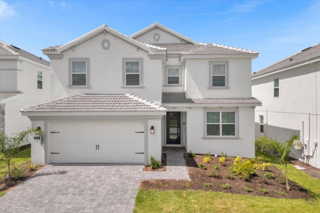 7 Bedrooms- 6 Bathrooms- Champions Gate 9009 St - B&B