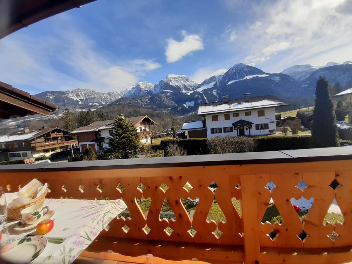 Apartment mit Balkon