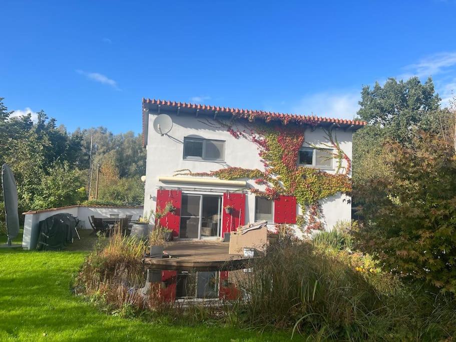 Luxuriöses Ferienhaus am Ems Jade Kanal - Ferienwohnung
