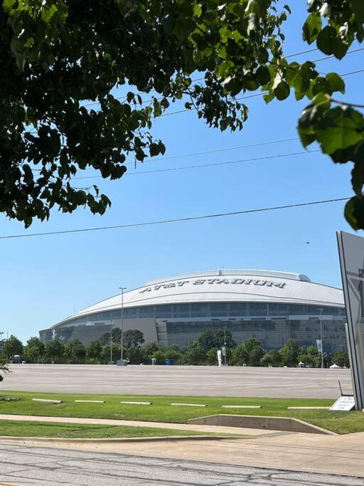 Lovely 2-bedroom condo next to AT&T Stadium - Ferienwohnung