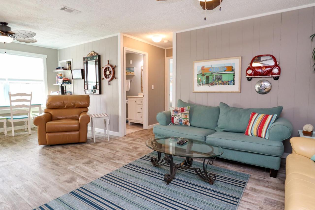 Castaway by Pristine Properties Vacation Rentals - B&B