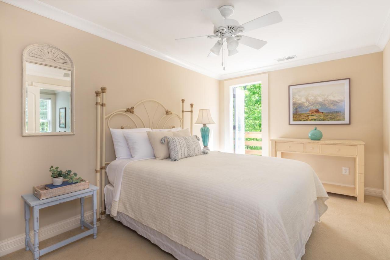 Queen Room with Balcony