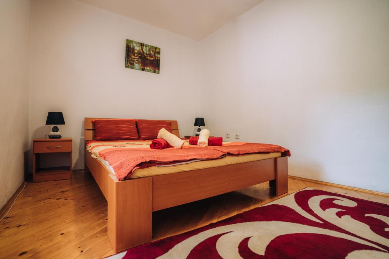 Two-Bedroom Apartment with Lake View