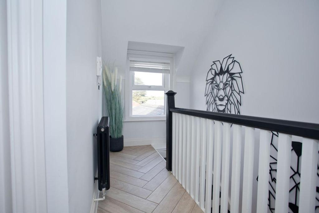 Ultra Stylish Apt set in an affluent location - Ferienwohnung