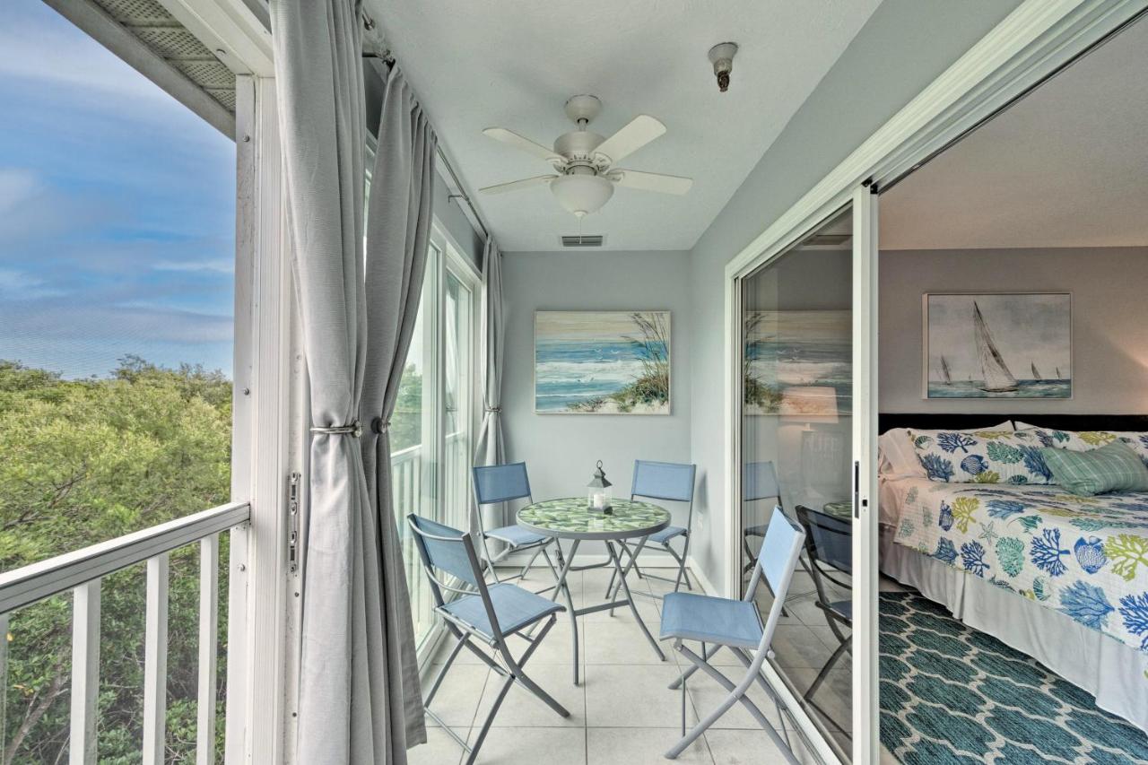 Walk to Manatee Public Beach Cozy Getaway! - B&B Holmes Beach
