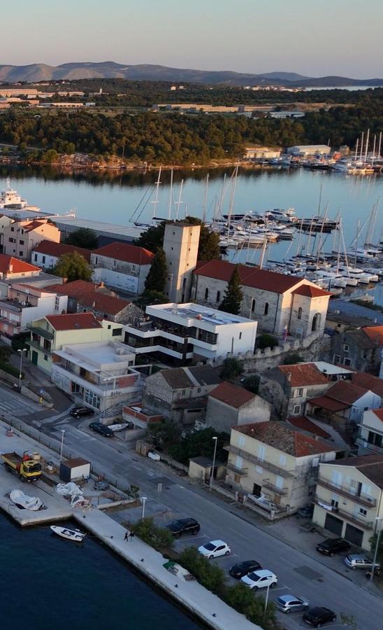 Basic Mansion Mandalina - Chambres d’hôtes Sibenik