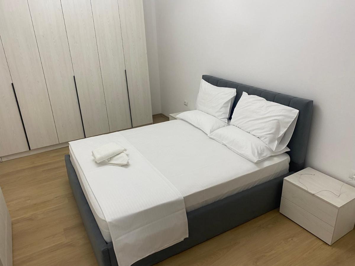 City Center Apartment - Bed and Breakfast Tirana