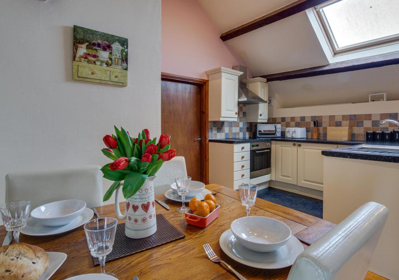 1 Dolwen Farm Shop - B&B Llysfaen