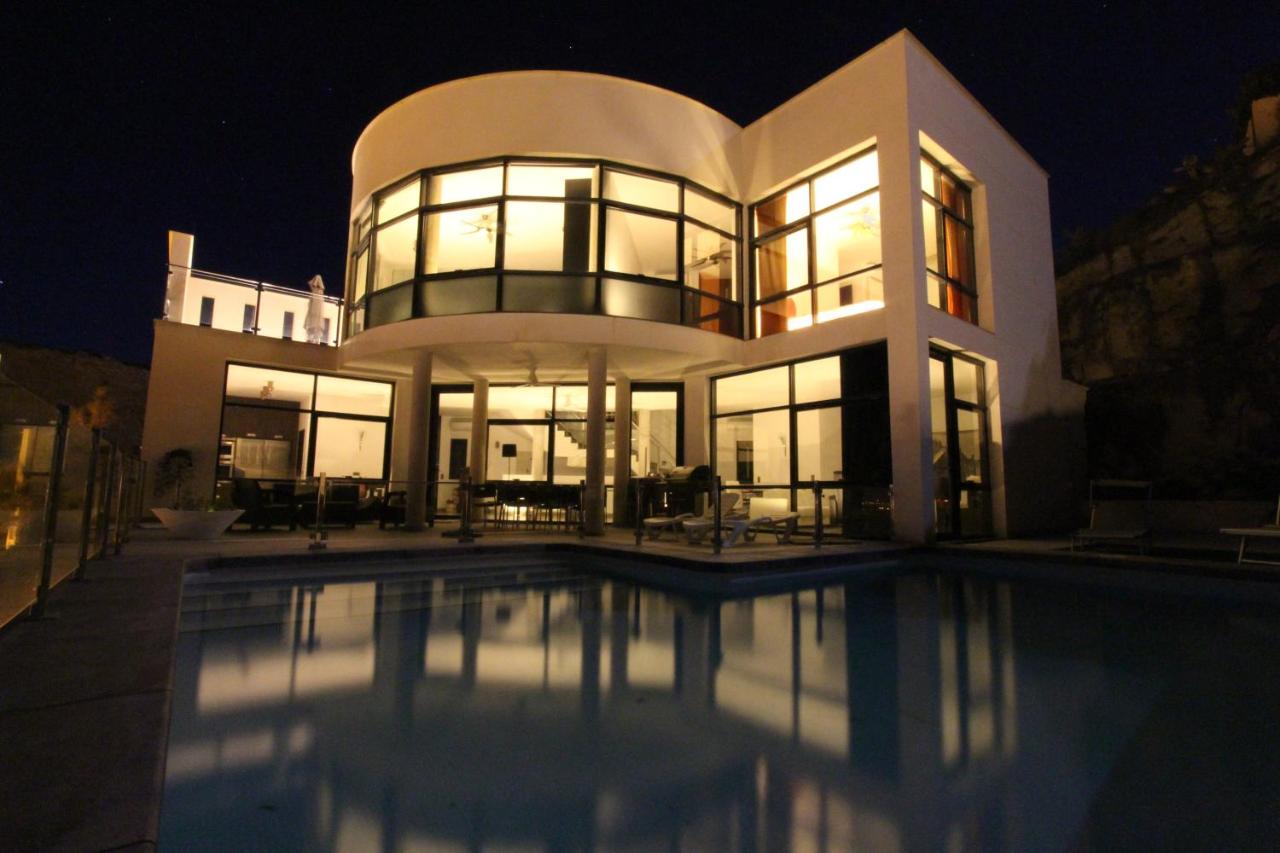 Villa Olivia with amazing sea- and coast views and private swimming pool! - Chambres d'hôtes El Campello