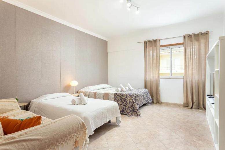 Dreibettzimmer mit Gemeinschaftsbad
