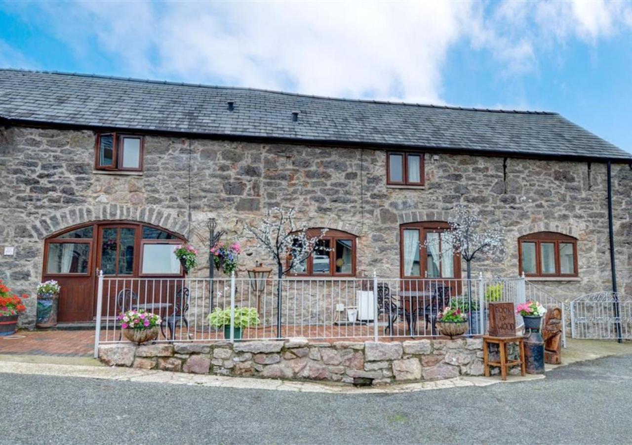 2 Dolwen Farm Shop - B&B Llysfaen
