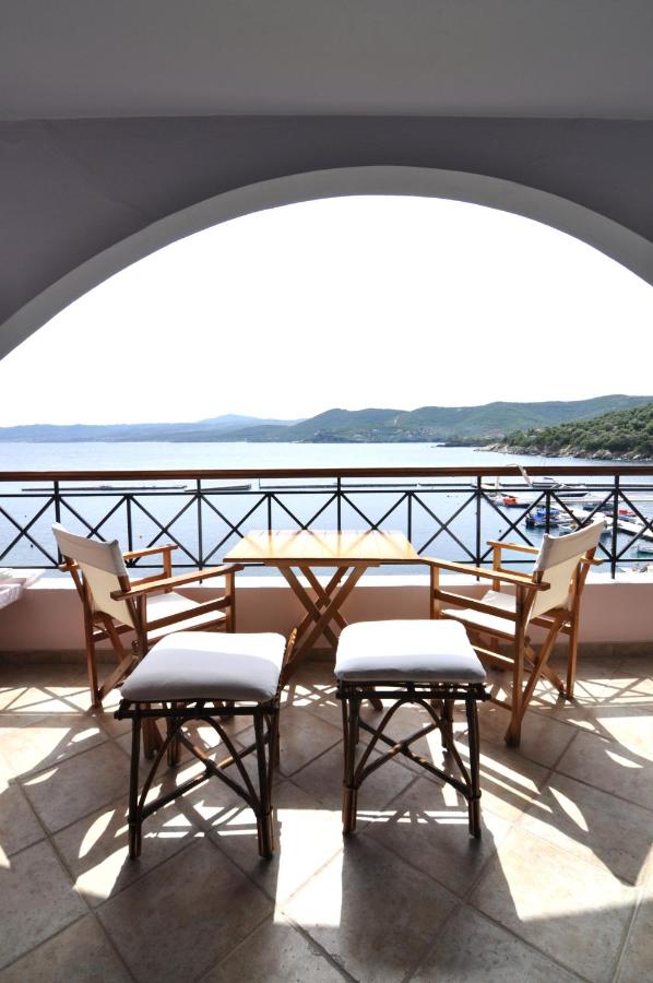 Zennova #43, Pirgadikia Sky & Sea Home - B&B