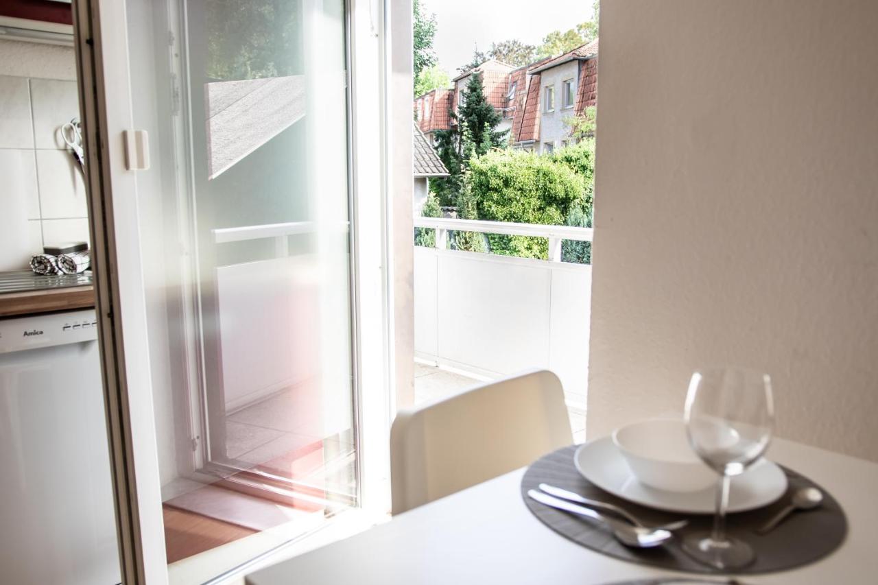 CosyHomes24 - centrally with balcony and parking space - IL01 - Bed and Breakfast