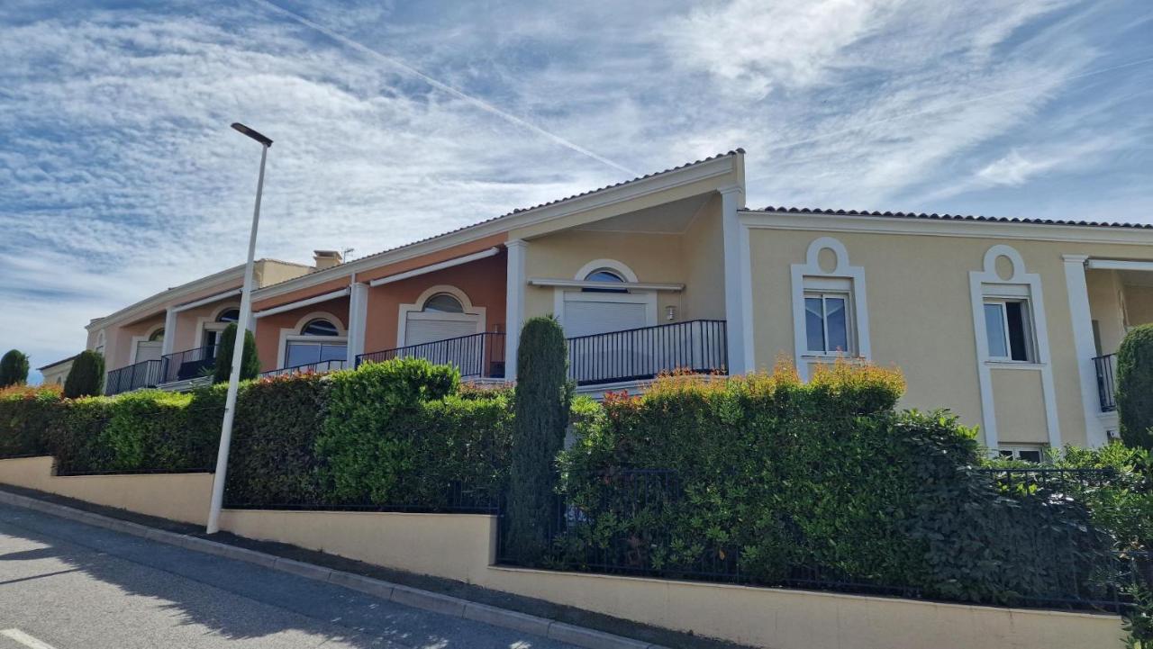 Appartement A02 les Pins Bleus - B&B