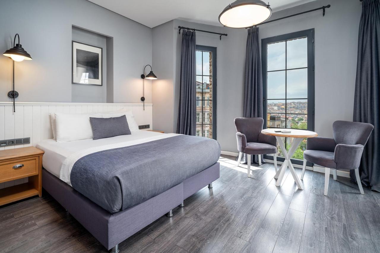 Apartment with City View