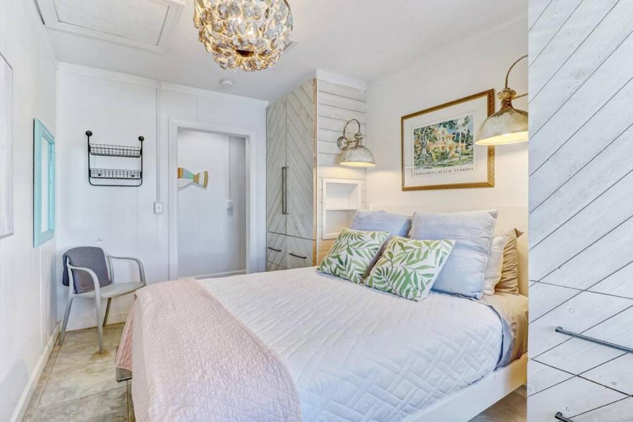 Coastal Cottage 212 - Oceanview Deck and Patio - Grill - Steps from the Beach - B&B Fernandina Beach