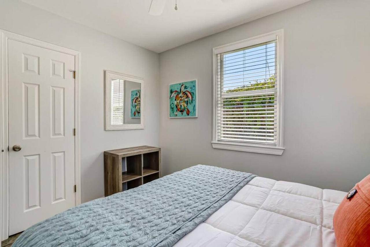 South Beach Cabana Down - Patio - Pool - Located Across Street from Beach - B&B Fernandina Beach