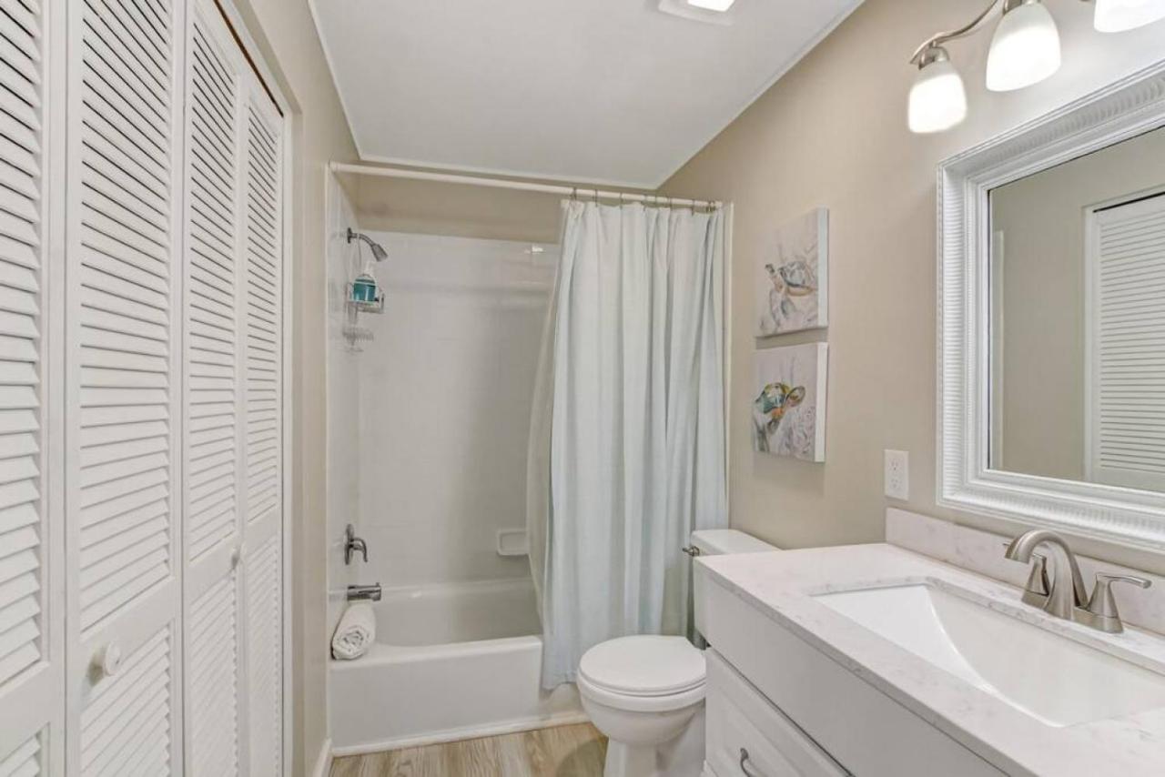 Oceanview Sand Dollar Villas Condo - Balcony - Pool - B&B