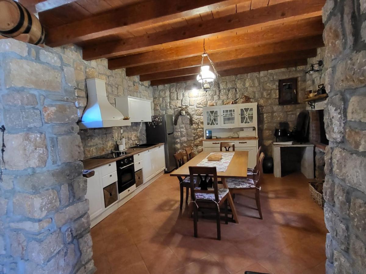 Stone House Knezevic - B&B Vinjerac