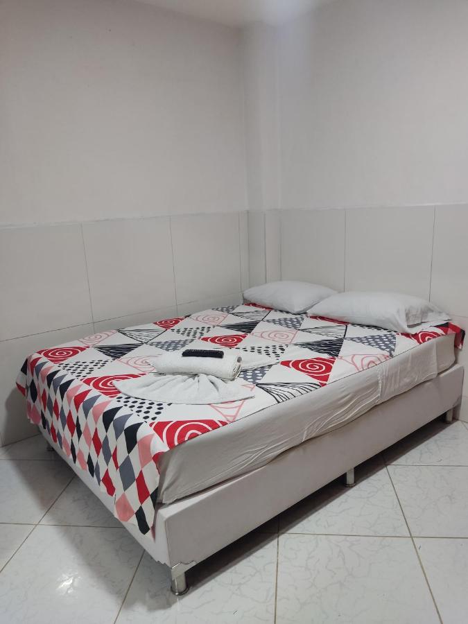 Hostal TURISTAS - B&B